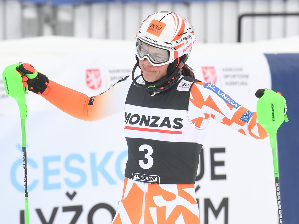 Na snímke slovenská lyžiarka Petra Vlhová reaguje v cieli 2. kola slalomu žien Svetového pohára v alpskom lyžovaní v českom Špindlerovom Mlyne