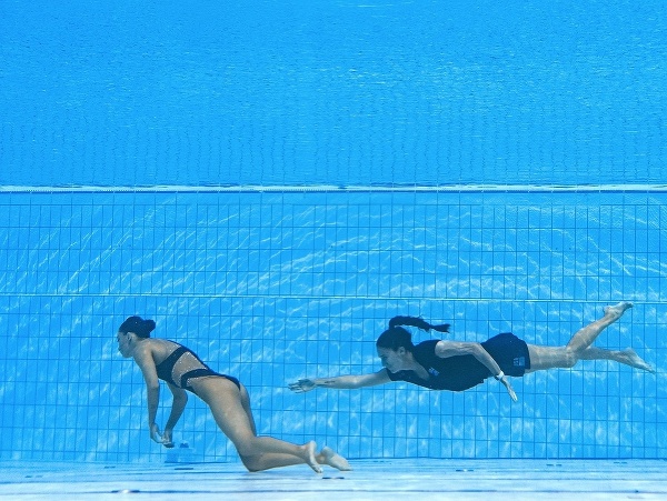 Americká akvabela skolabovala v bazéne, zachránila ju trénerka