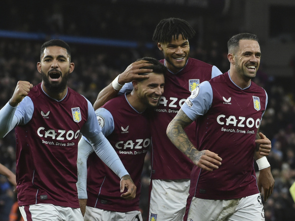 Futbalisti Aston Villa sa tešia po strelení gólu