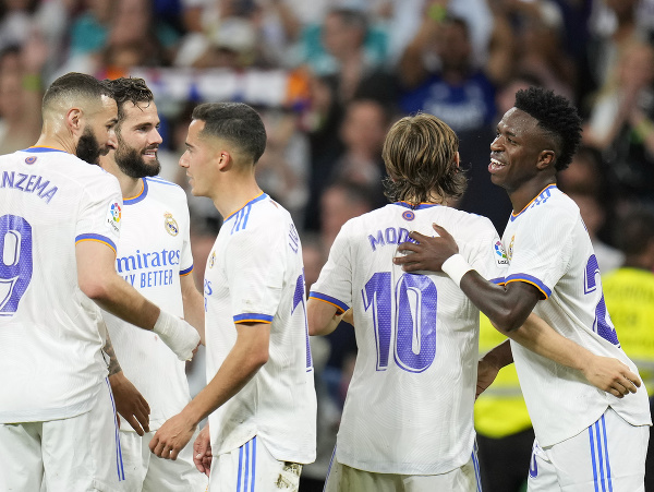 Radosť hráčov Realu Madrid po góle Viníciusa Júniora