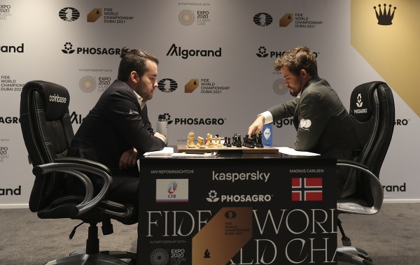 Šiesta partia súboja o titul majstra sveta v šachu medzi ruským vyzývateľom Janom Nepomňaščim a nórskym obhajcom Magnusom Carlsenom