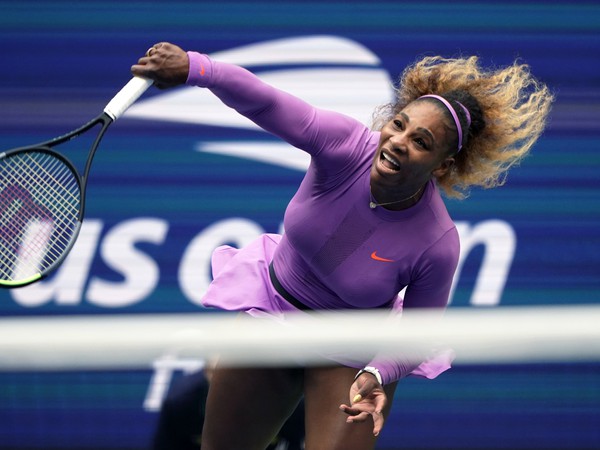 Serena Williamsová minulý rok stroskotala vo finále na rakete Andreescuovej 