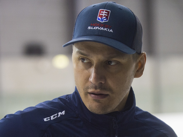 Na snímke tréner slovenskej hokejovej reprezentácie do 18 rokov Tibor Tartaľ 