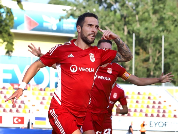 David Depetris (Banská Bystrica) sa teší z prvého streleného gólu