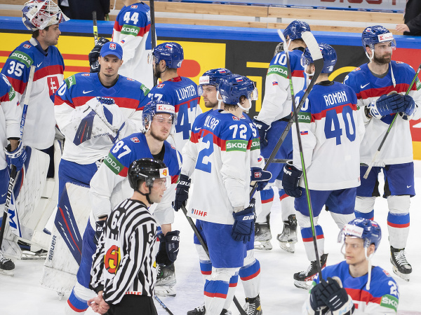 Slovenskí hokejisti po prehre s Fínskom v štvrťfinále MS v hokeji