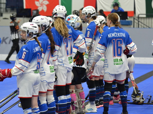 Женские хоккеистки также не преуспели на чемпионате мира: Словацкие женщины получили рационы от ведущей Канады