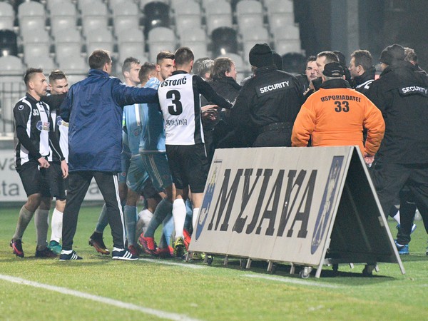 Roztržka medzi hráčmi Spartak Myjava a ŠK Slovan Bratislava