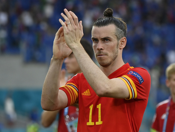 Gareth Bale v drese Walesu