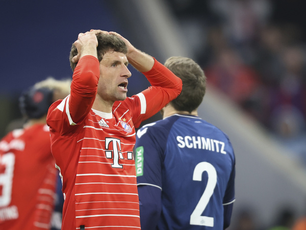 Thomas Müller sklamane reaguje na zahodenú šancu