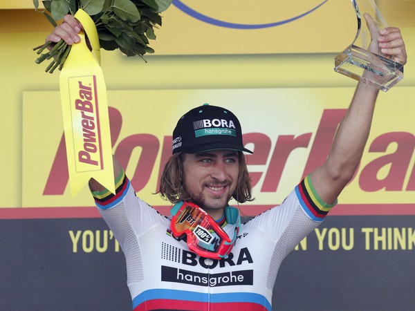 Peter Sagan po bravúrnom finiši ovládol tretiu etapu Tour