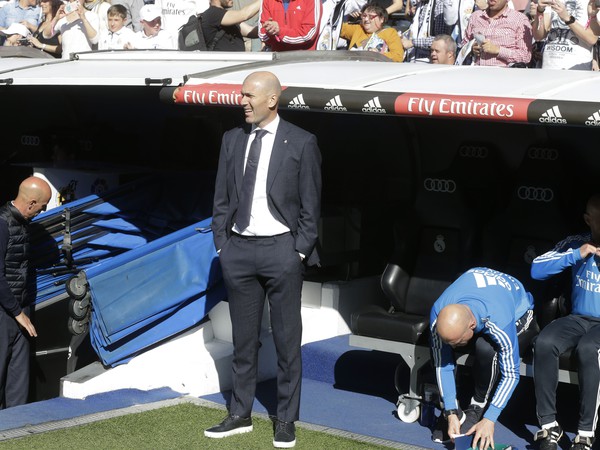 Zinedine Zidane opäť na lavičke Realu