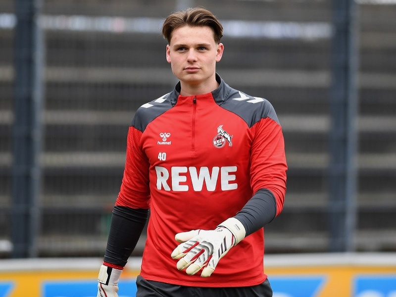 Nemecký brankár Jonas Urbig