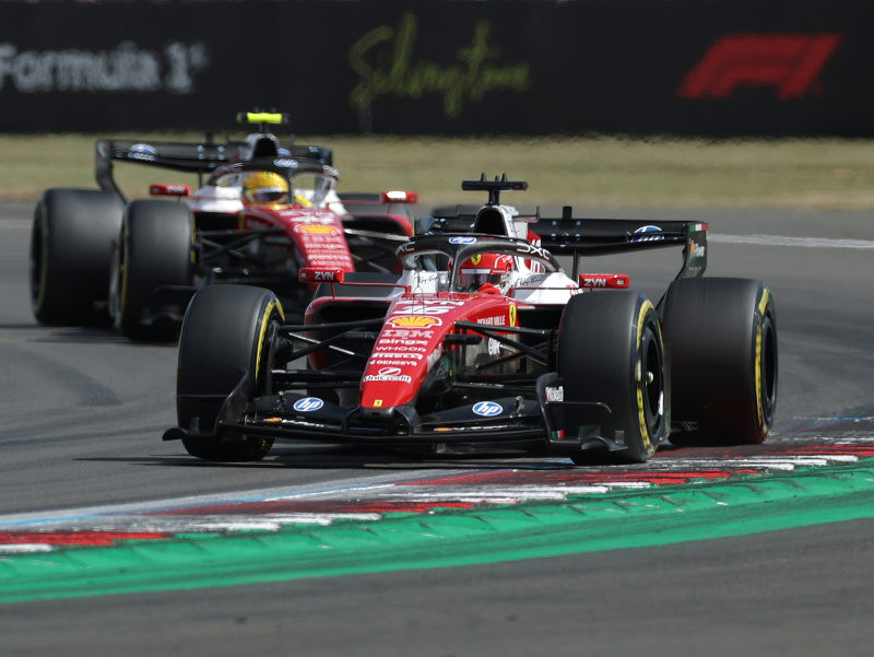 Domáci sa triumfu v Silverstone nedočkali: Leclerc na Ferrari ovládol Veľkú cenu Veľkej Británie