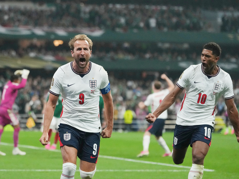 MS VO FUTBALE 2026 Blesky, červená karta, penalta a päť gólov: Parádna dráma Mexika s Anglickom