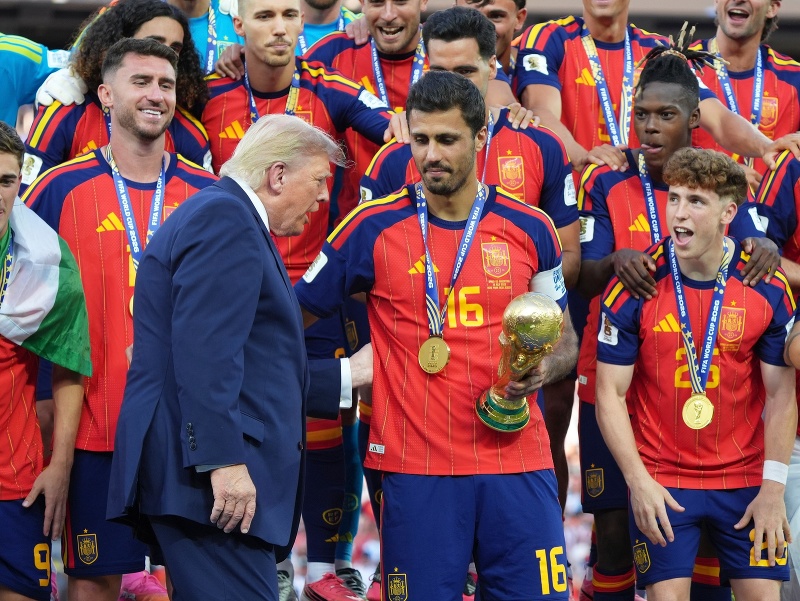 MS VO FUTBALE 2026 Pán Trump, nikoho nezaujímate, zmiznite: Fraška prezidenta USA počas odovzdávania trofeje