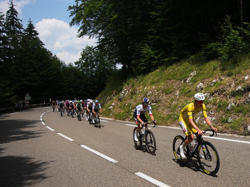 Robte to normálne, alebo im konečne dajte pokoj! Tour de France opäť vyrušil dopingový strašiak