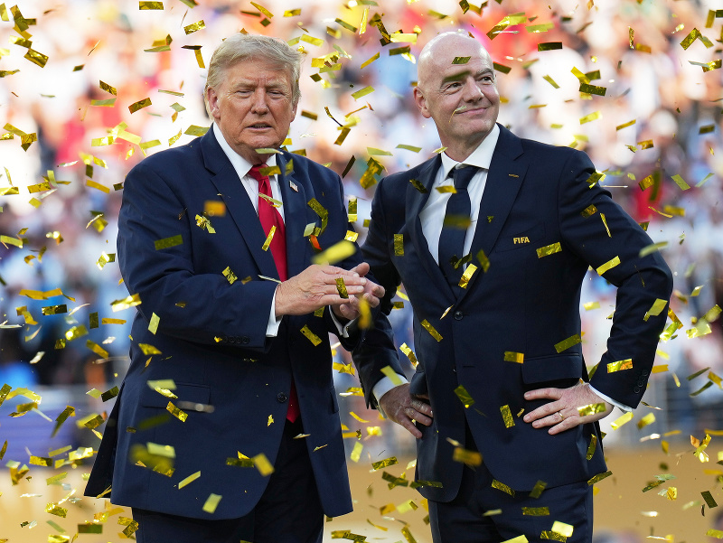 Červená karta akejkoľvek ľudskej logike: Trump vymyslel pre šéfa FIFA úplne novú pozíciu