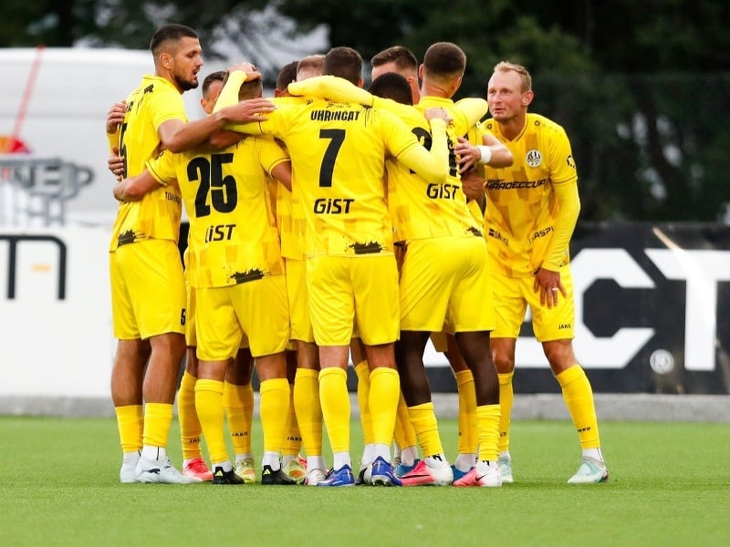 Český klub s duom Slovákov šokoval veľkého domáceho favorita, Borbély doviedol Ferencváros k výhre