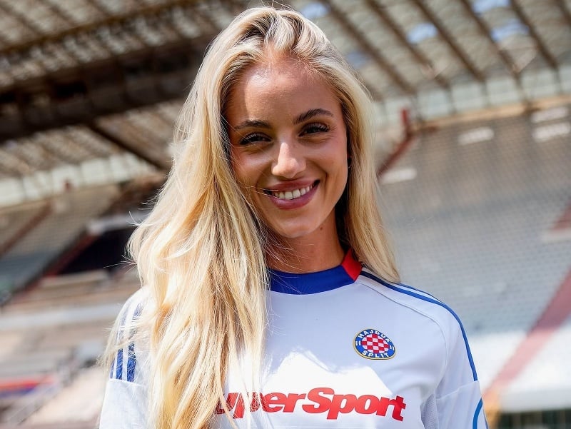VIDEO Najkrajšia futbalistka sveta mení klub: Po ťažkom zranení verí v reštart kariéry