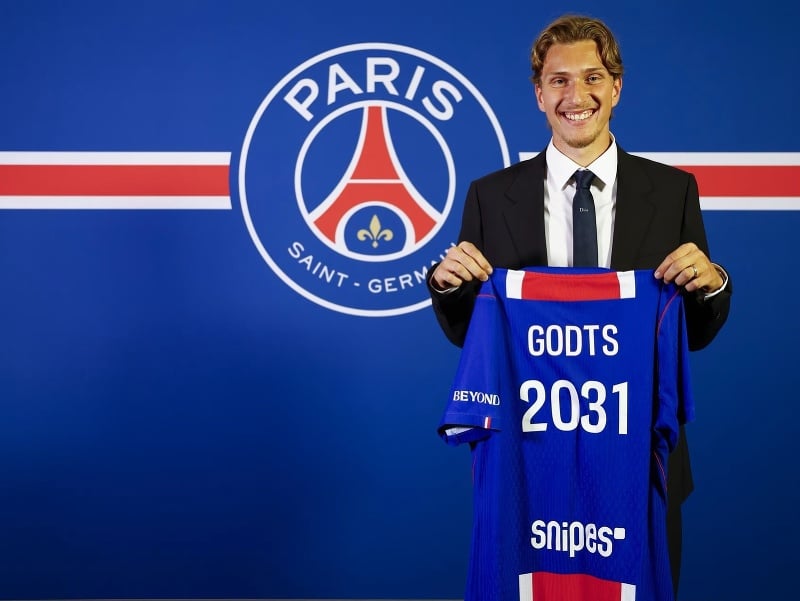 Nič nebráni odchodu hviezdneho Barcolu: PSG získalo do tímu talentovaného krídelníka