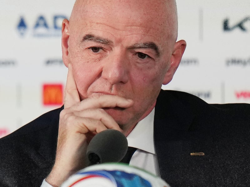 Infantino dostal naložené aj od šéfa Premier League: FIFA týmto stlačila tlačidlo sebazničenia!
