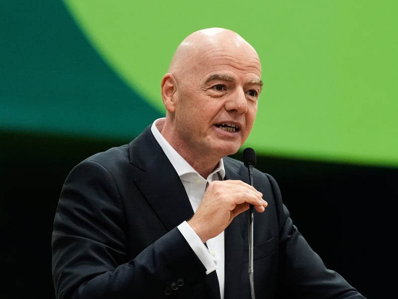 FOTO Moc mu zaslepila oči, dosť bolo! Legendy posielajú šéfovi FIFA drsné slová a žiadajú koniec