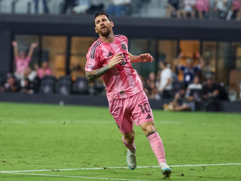 VIDEO Messi je nekonečný blázon: Štyrmi gólmi strápnil súpera, Rusnák bodoval