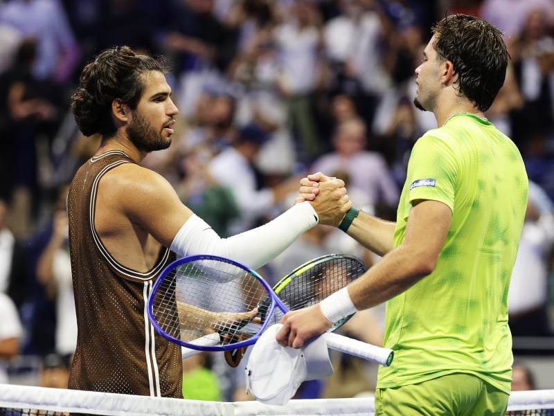 VIDEO Po prvom sete sa zdravo nahneval: Alcaraz otáčal duel na US Open, ruská hviezda končí