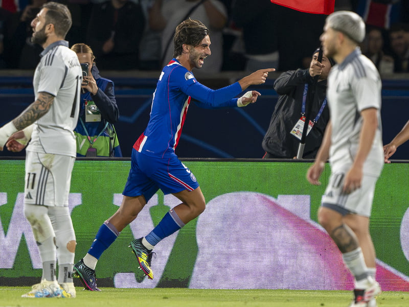 Tvrdá lekcia pre belasých: Slovan na úvod Ligy majstrov v Paríži schytal krutý debakel