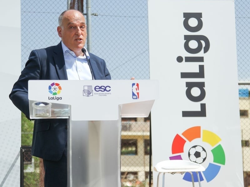 Mourinho v madridskom derby videl sprisahanie rozhodcov, šéf La Ligy ostro reaguje: Ten istý príbeh