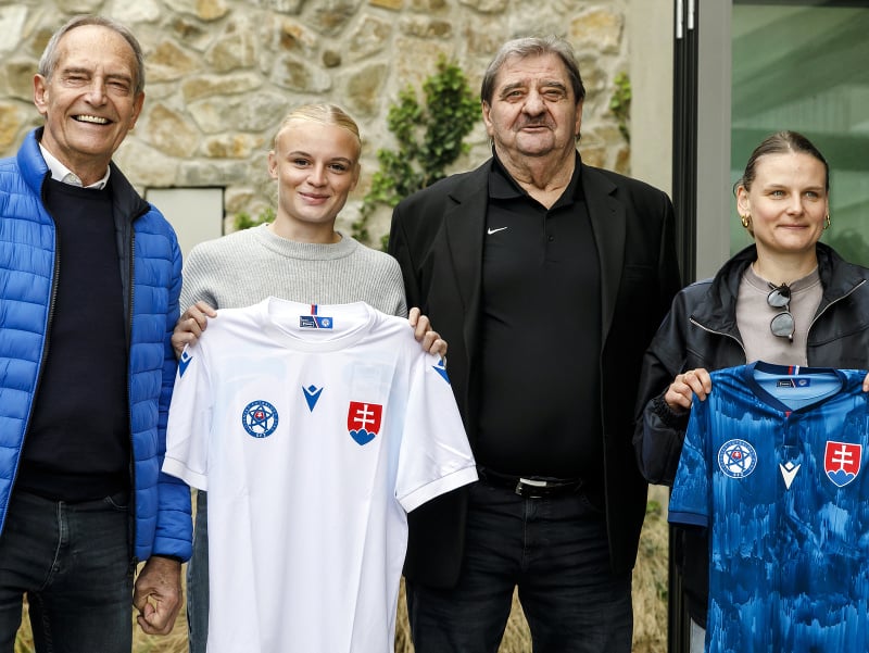 FOTO Národná hrdosť, Kriváň a sokoly: Slovenskí futbalisti ukázala svetu veľkú novinu!