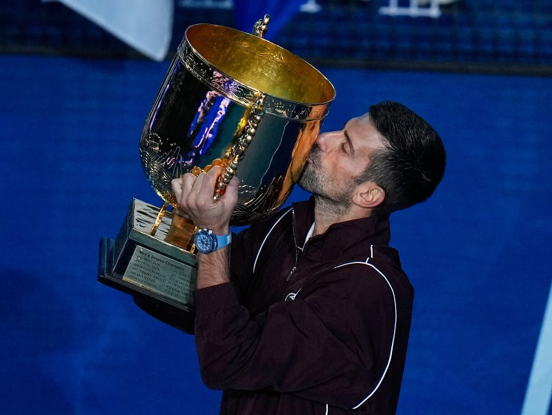 VIDEO Djokovič po dlhom čase dokráčal k titulu: Takýto koniec finále si však určite neželal