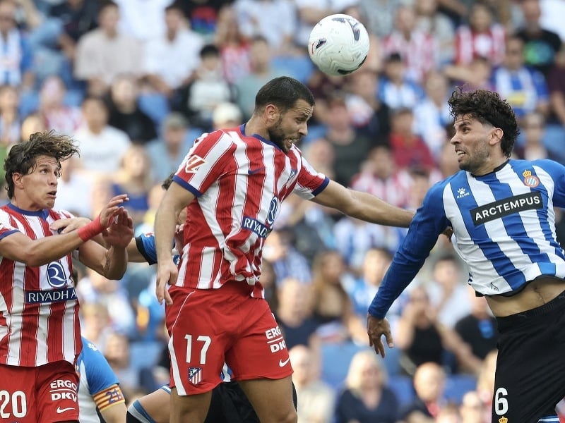 Hancko opäť v akcii: Ligový súboj Atlética v Barcelone rozhodol gól z úplného záveru