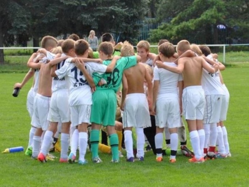 Radosť mladých futbalistov Nitry po víťazstve nad Dunajskou Stredou