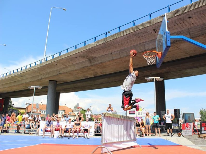 Najlepší slovenskí streetbalisti si zmerajú sily v rámci 3x3 Basket Tour