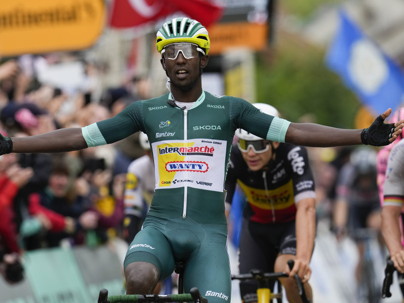 Eritrejský cyklista Biniam Girmay triumfoval v 8. etape 111. ročníka Tour de France