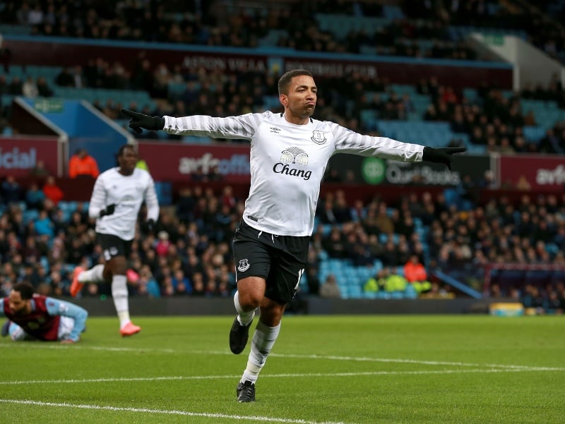 Aaron Lennon počas gólových osláv