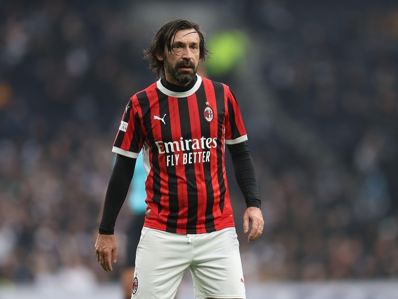 Talian Andrea Pirlo počas zápasu legiend