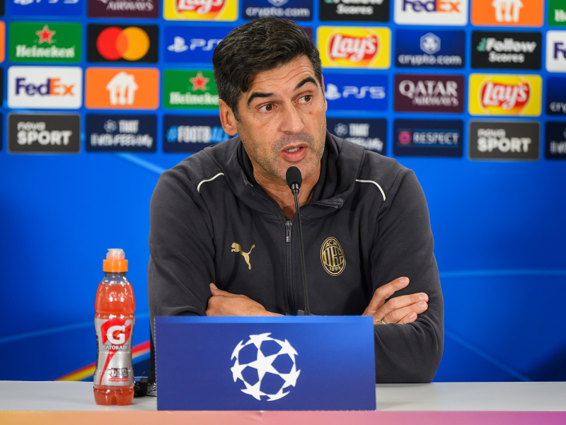 Na snímke tréner AC Miláno Paulo Fonseca počas tlačovej konferencie