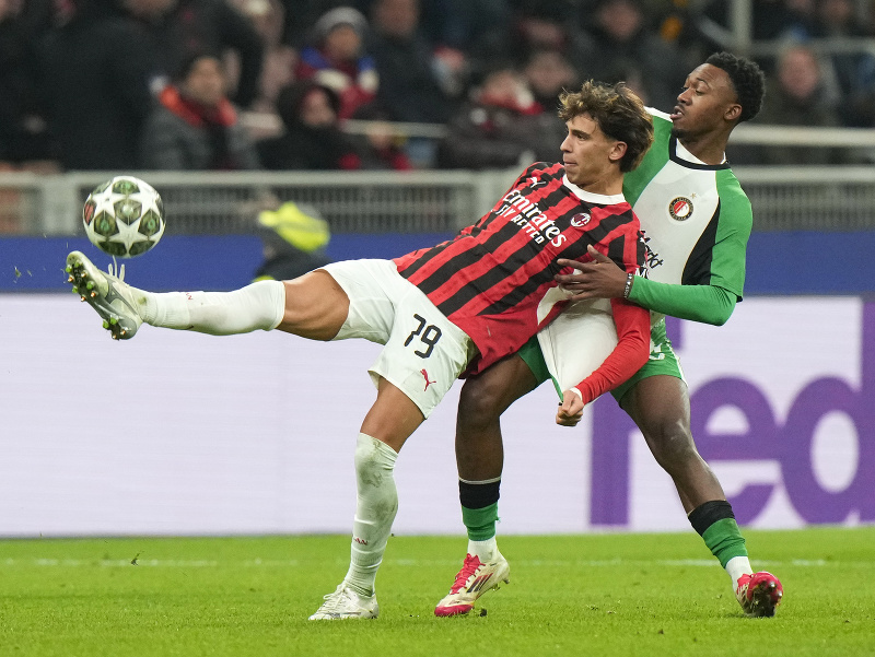 João Félix a Antoni Milambo v súboji