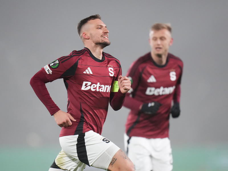 Lukáš Haraslín oslavujúci gól