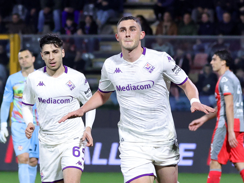 Hráč Fiorentiny Roberto Piccoli sa raduje po strelení gólu v zápase talianskej Serie A US Cremonese - AC Fiorentina v Cremone 