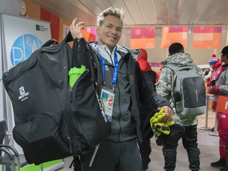Slovenský lyžiar Adam Žampa v horskej olympijskej dedine