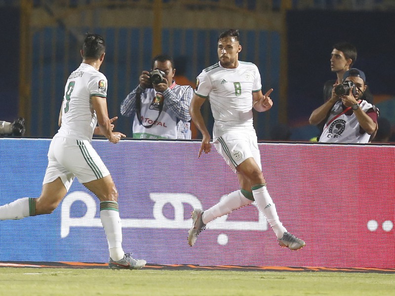 Alžírsko postúpilo do semifinále 