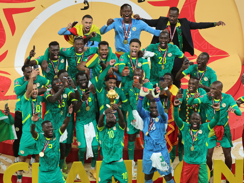 Futbalisti Senegalu počas osláv na Africkom pohári národov