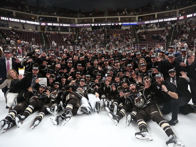 Hokejisti Hershey Bears získali Calderov pohár 