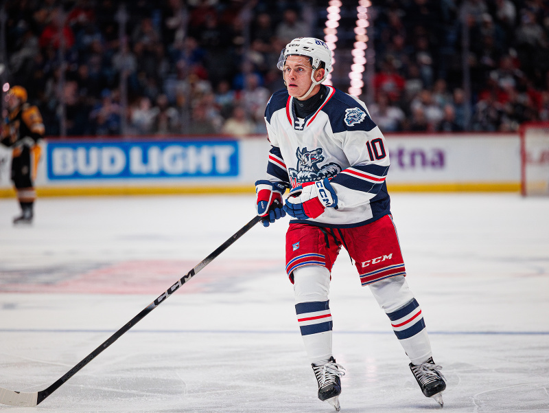 Slovenský hokejista Adam Sýkora v drese AHL tímu Hartford Wolf Pack