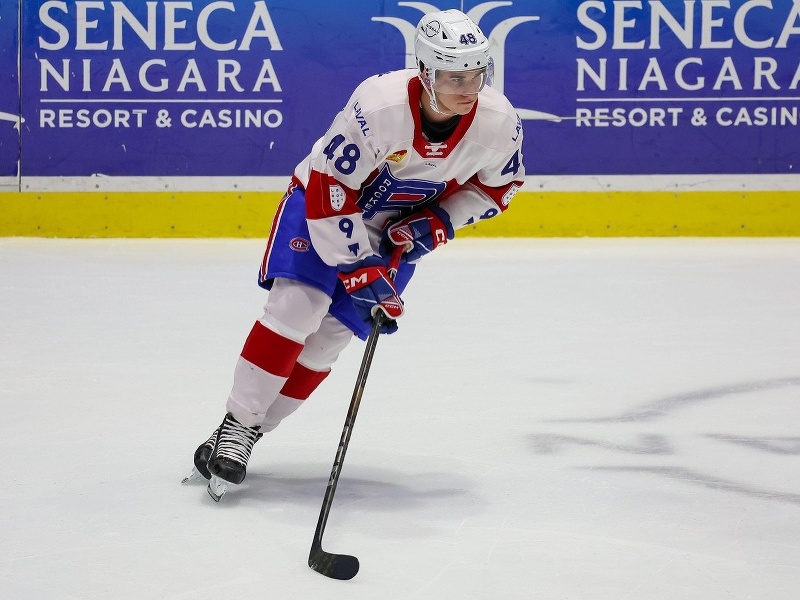 Slovenský hokejista Filip Mešár v drese Laval Rocket