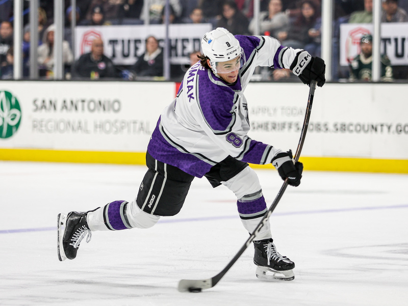 Slovenský hokejista Martin Chromiak v drese Ontario Reign v AHL