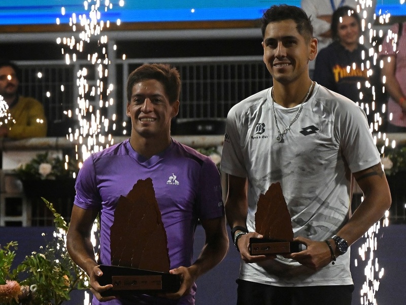 Sebastian Báez a Alejandro Tabilo po finále v Santiagu 